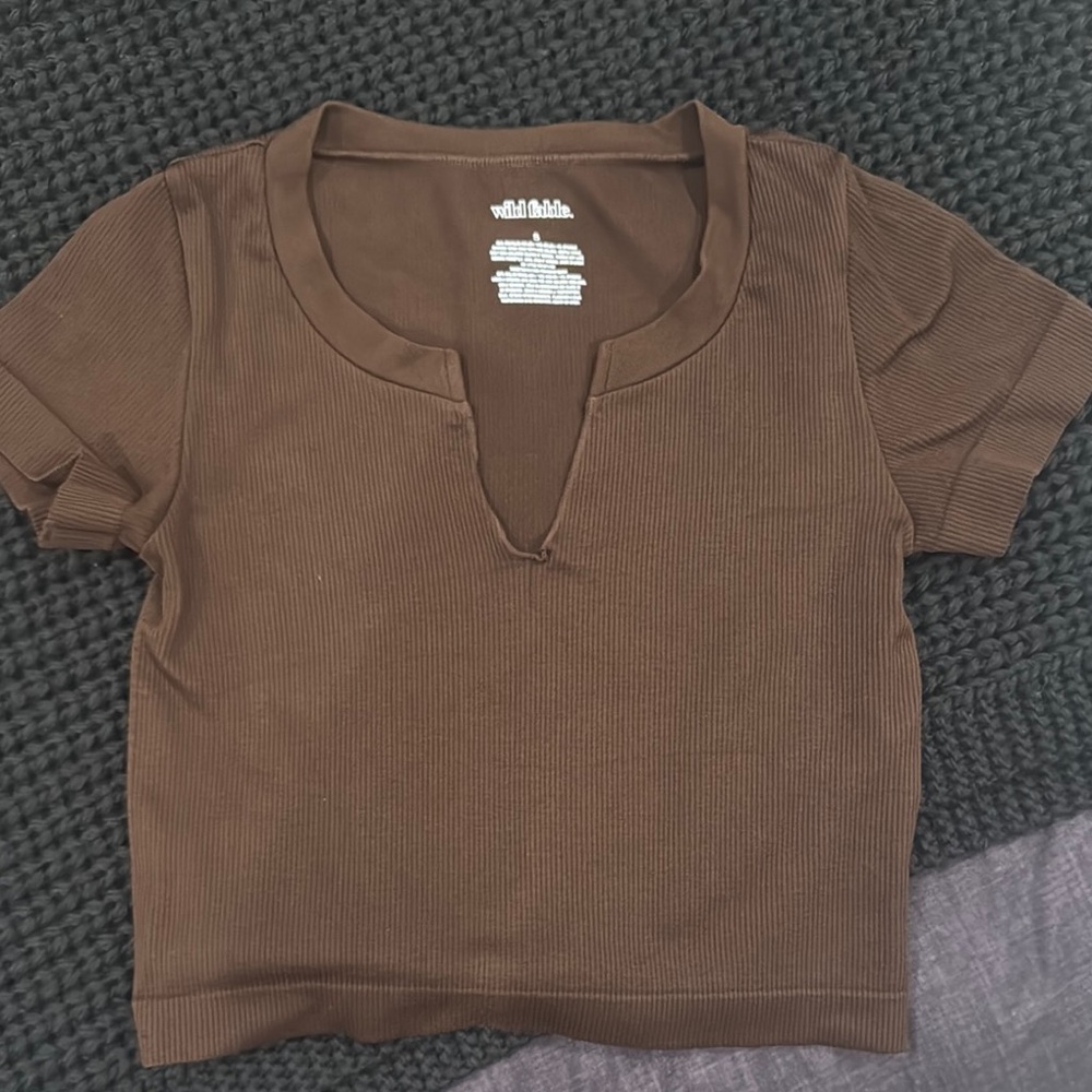 Cute brown top